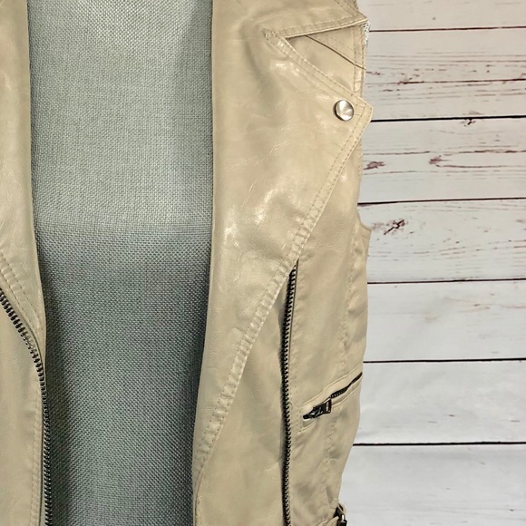 American Rag Vest - Picture 4 of 6